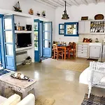 Niloya Kythnos * Loutrá