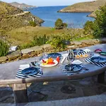 Niloya Kythnos Loutrá
