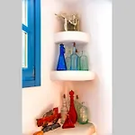 Niloya Kythnos Loutrá