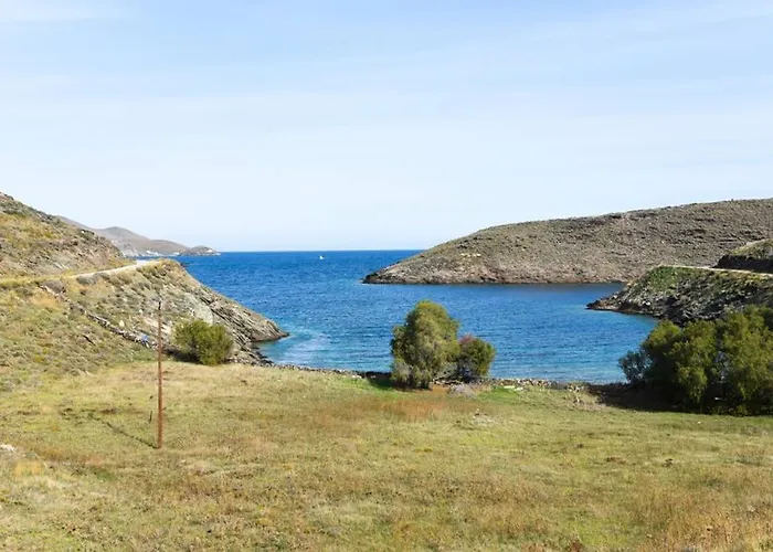 Niloya Kythnos Loutrá